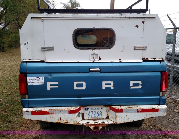 image for item L6002 1989 Ford F250 pickup truck