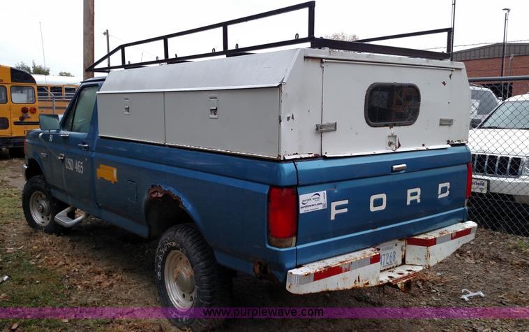 image for item L6002 1989 Ford F250 pickup truck