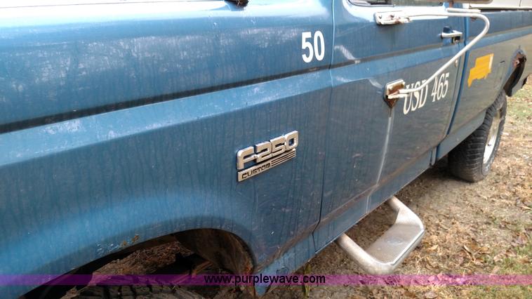 image for item L6002 1989 Ford F250 pickup truck