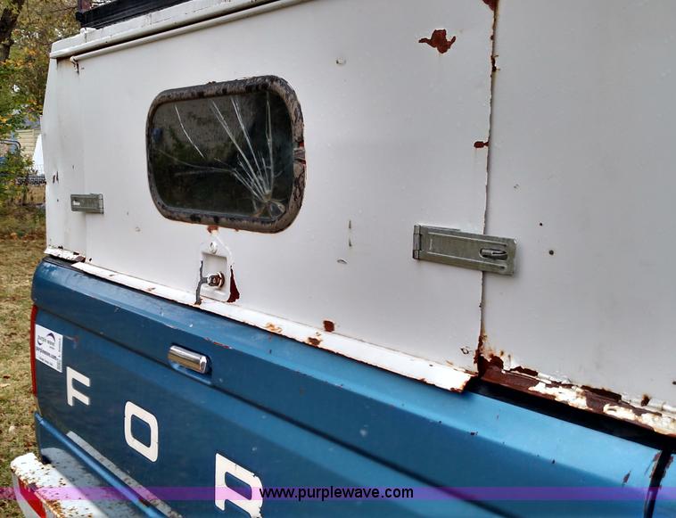 image for item L6002 1989 Ford F250 pickup truck