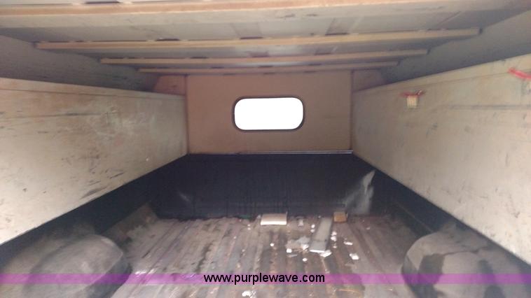 image for item L6002 1989 Ford F250 pickup truck