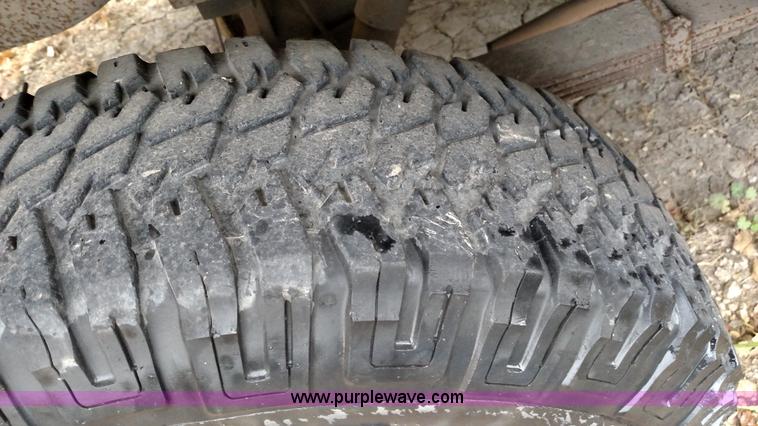 image for item L6002 1989 Ford F250 pickup truck