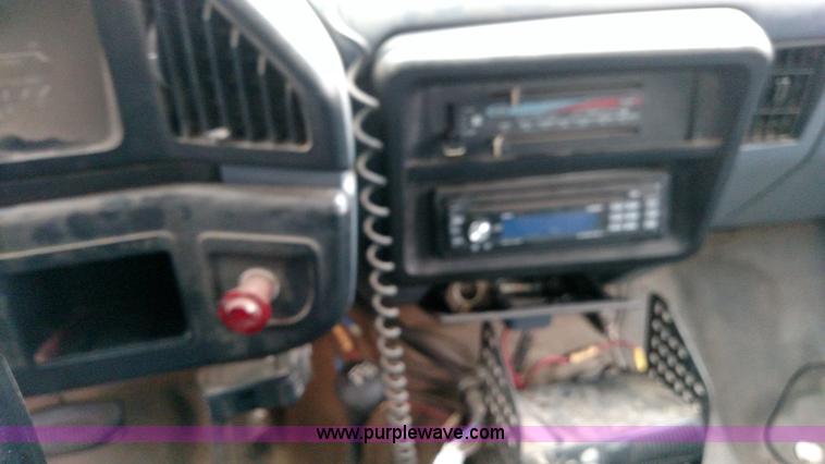 image for item L6002 1989 Ford F250 pickup truck