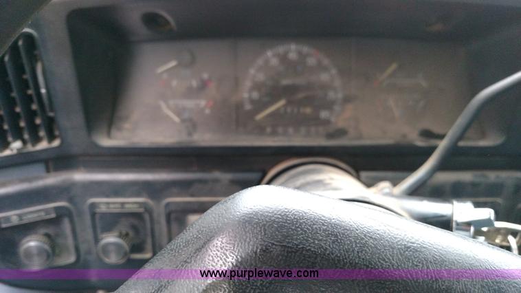 image for item L6002 1989 Ford F250 pickup truck