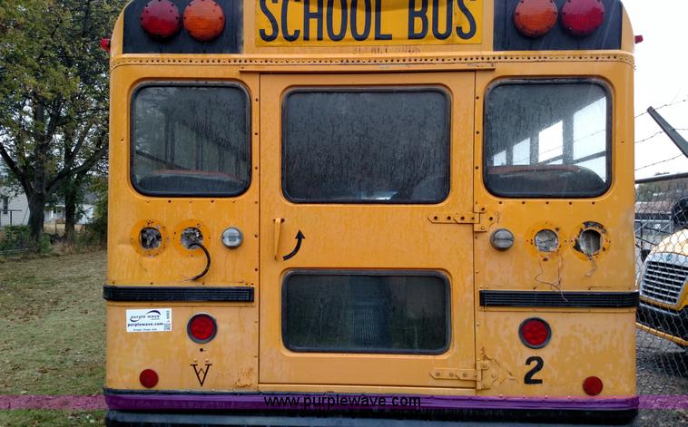image for item L6003 1992 International 3700 school bus
