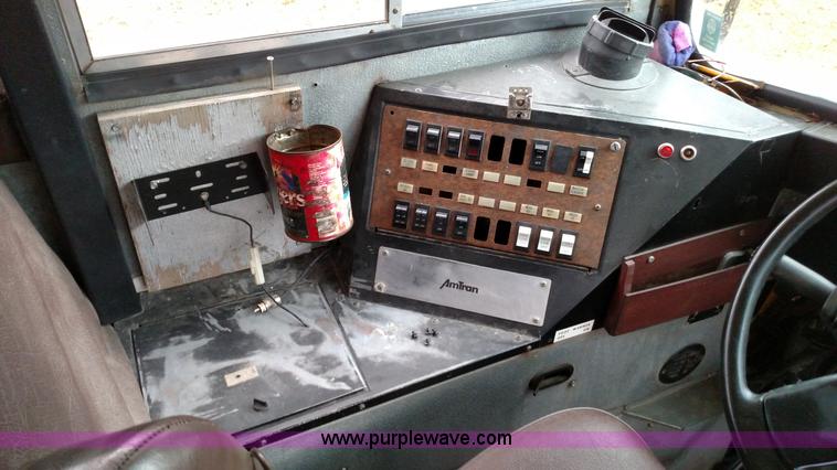 image for item L6003 1992 International 3700 school bus