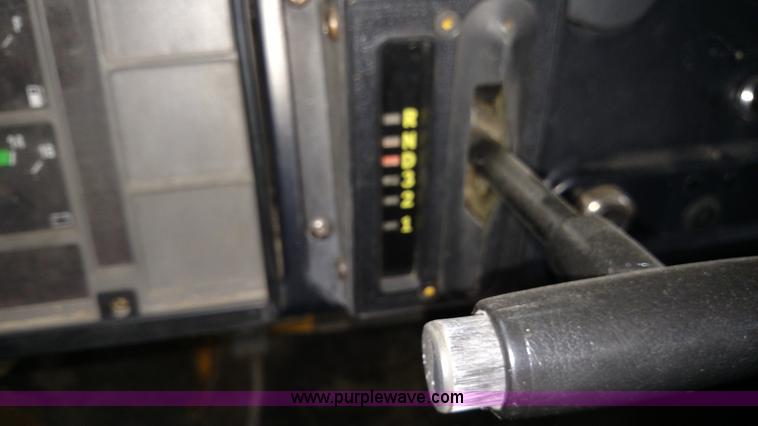 image for item L6003 1992 International 3700 school bus