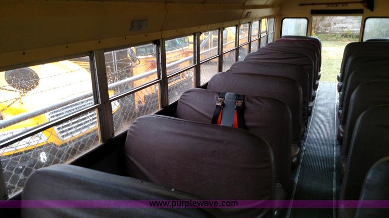 image for item L6003 1992 International 3700 school bus