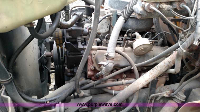 image for item L6003 1992 International 3700 school bus