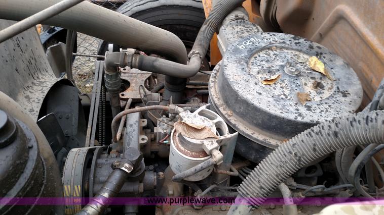 image for item L6003 1992 International 3700 school bus