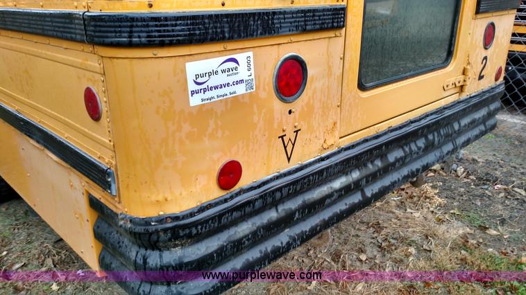 image for item L6003 1992 International 3700 school bus