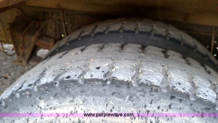 image for item L6003 1992 International 3700 school bus