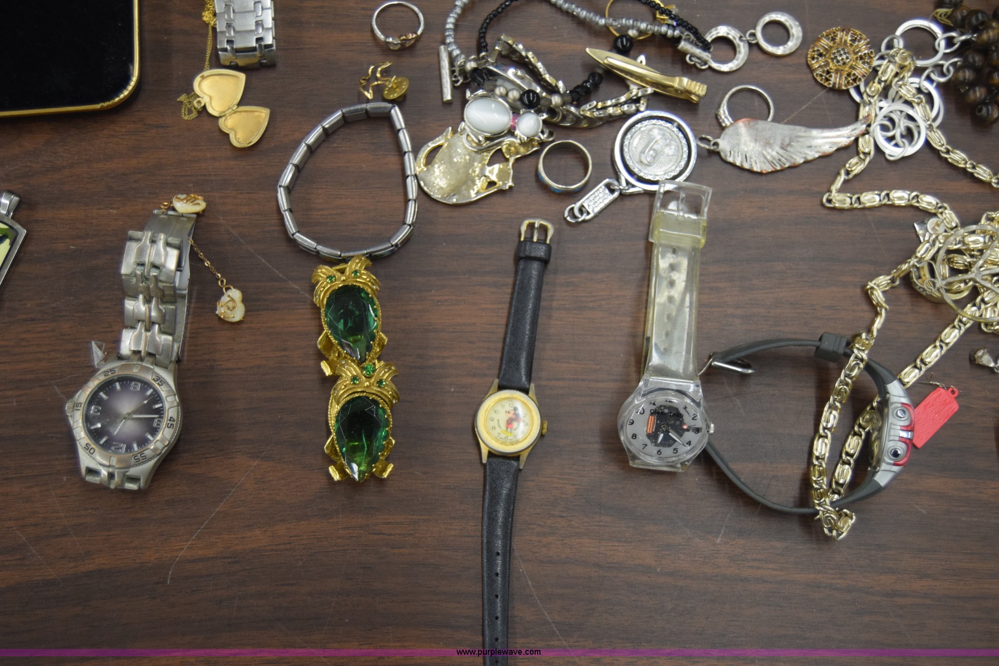 Assorted jewelry in Wichita, KS Item BK9993 sold Purple Wave