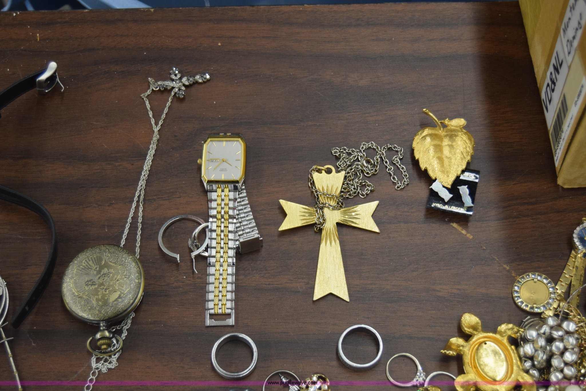 Assorted jewelry in Wichita, KS Item BK9993 sold Purple Wave