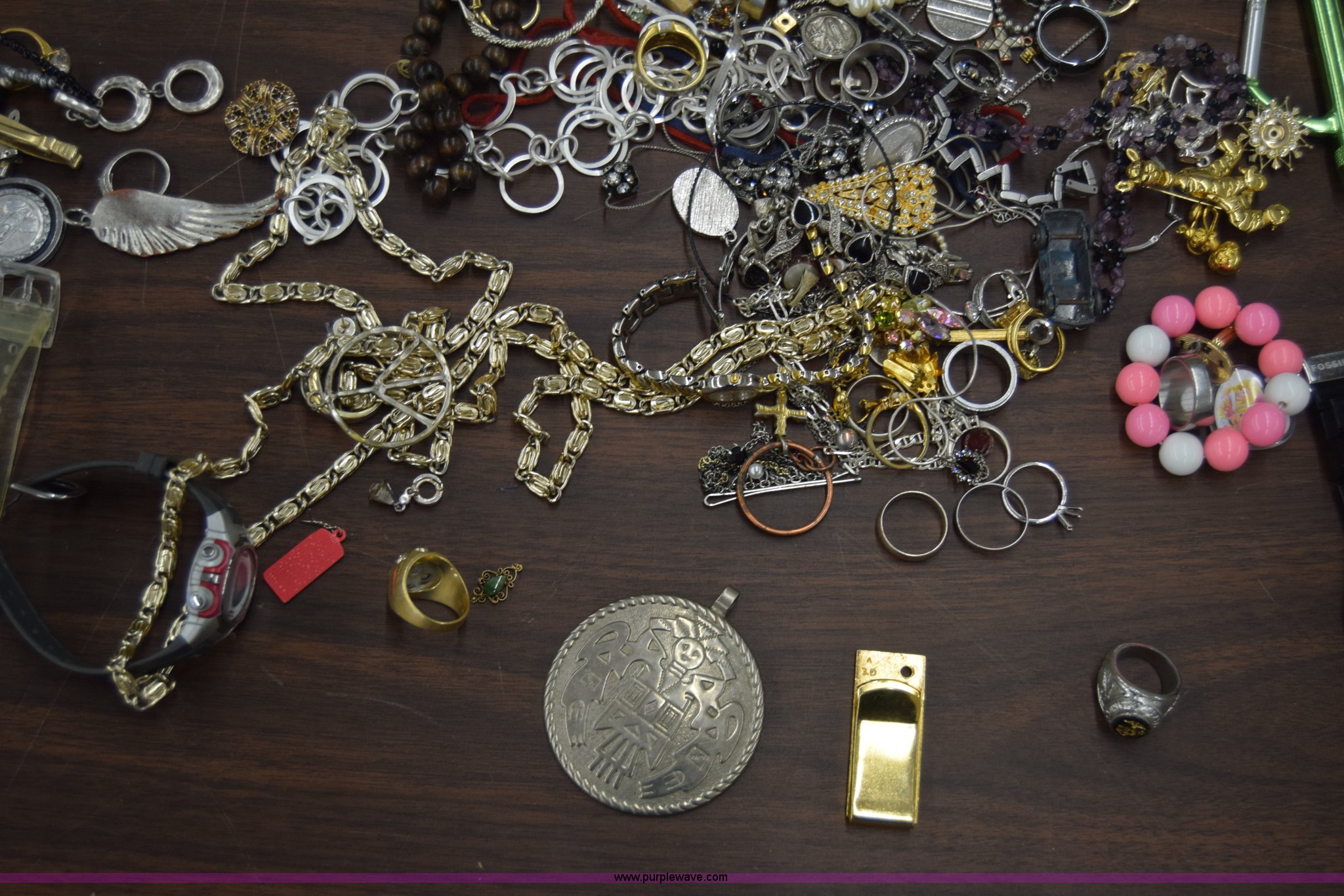 Assorted jewelry in Wichita, KS Item BK9993 sold Purple Wave