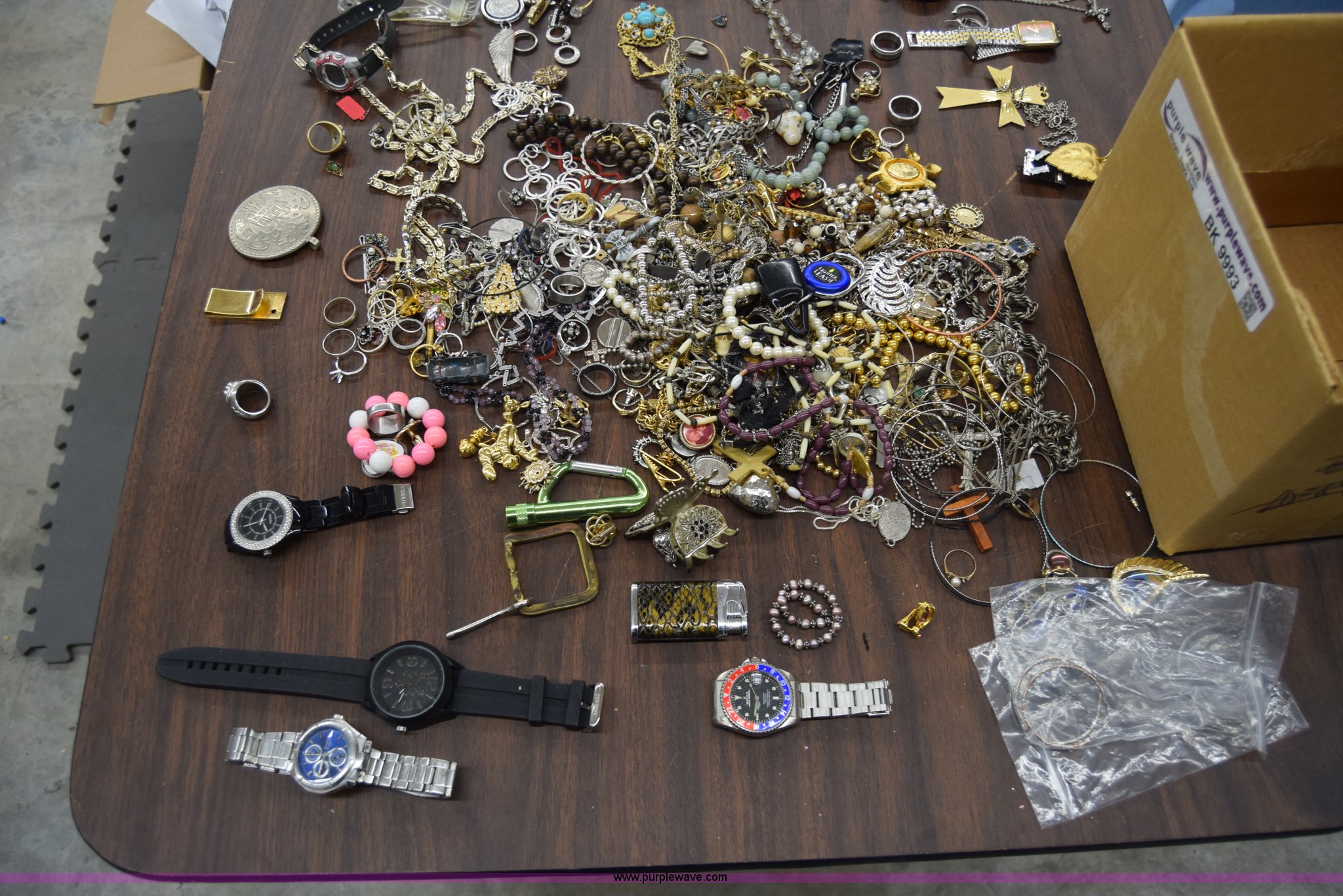 Assorted jewelry in Wichita, KS Item BK9993 sold Purple Wave