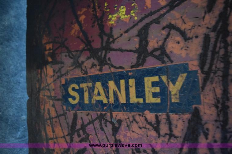 image for item K3272 Stanley MB6900 hydraulic breaker