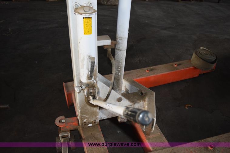 image for item K3301 SPX crane