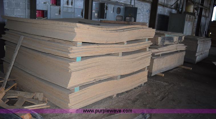 image for item K3337 Assorted sheets of plywood