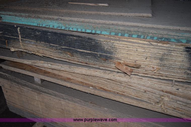 image for item K3337 Assorted sheets of plywood