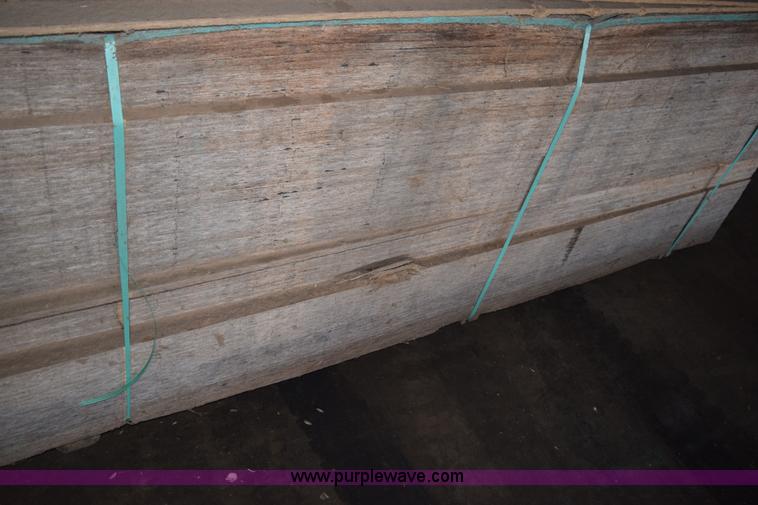 image for item K3337 Assorted sheets of plywood