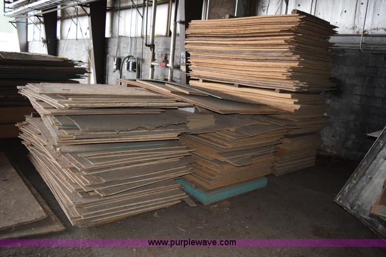 image for item K3357 Assorted OSB plywood