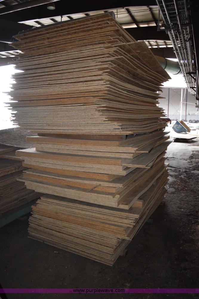 image for item K3357 Assorted OSB plywood