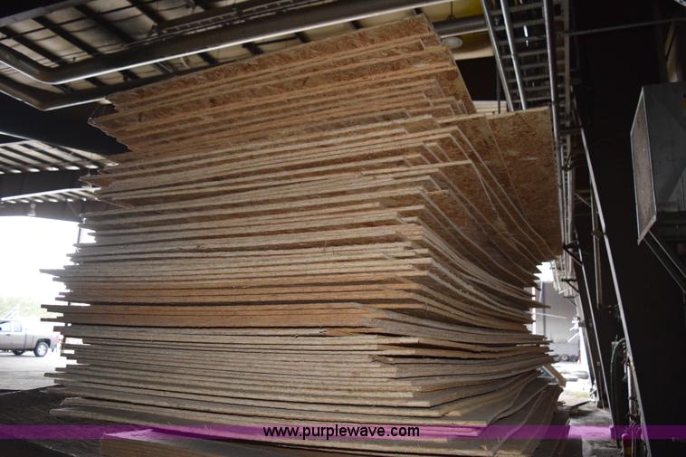 image for item K3357 Assorted OSB plywood