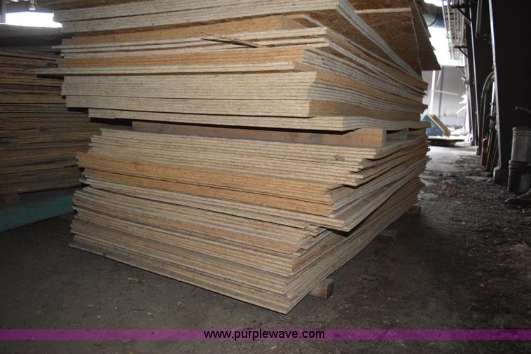 image for item K3357 Assorted OSB plywood