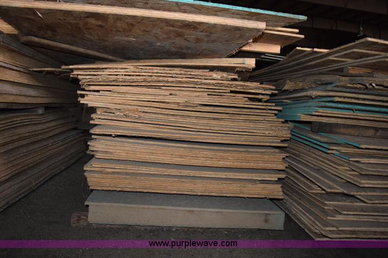 image for item K3357 Assorted OSB plywood