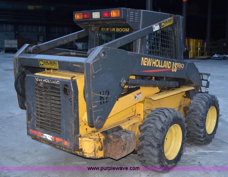 image for item K3374 2004 New Holland LS180 skid steer