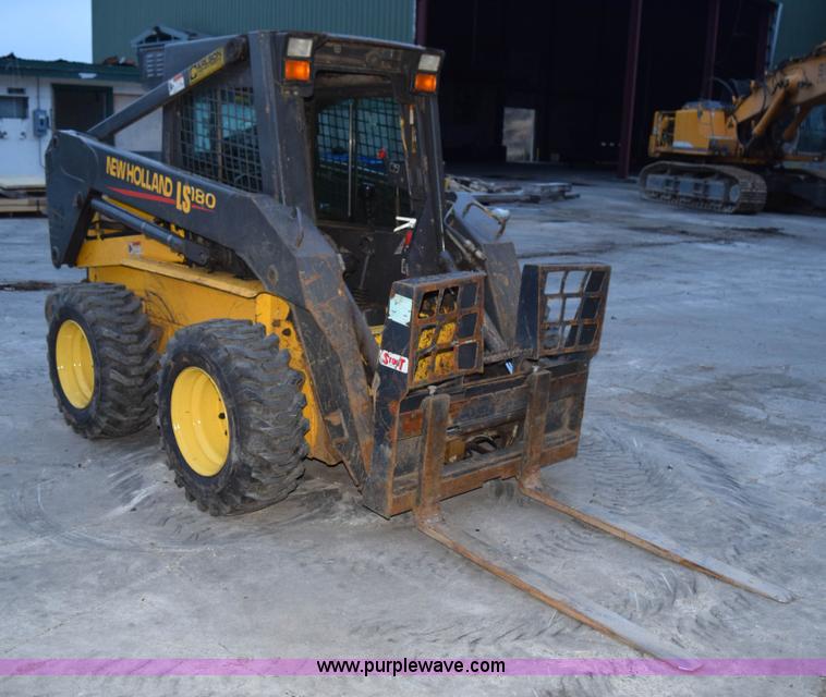 image for item K3374 2004 New Holland LS180 skid steer