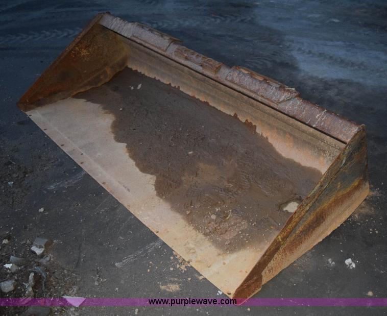 image for item K3374 2004 New Holland LS180 skid steer