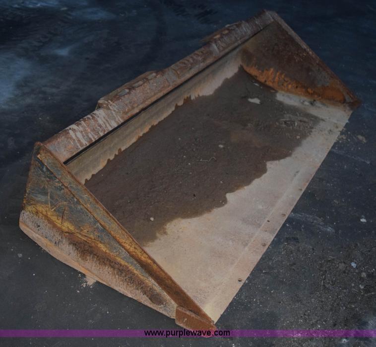 image for item K3374 2004 New Holland LS180 skid steer