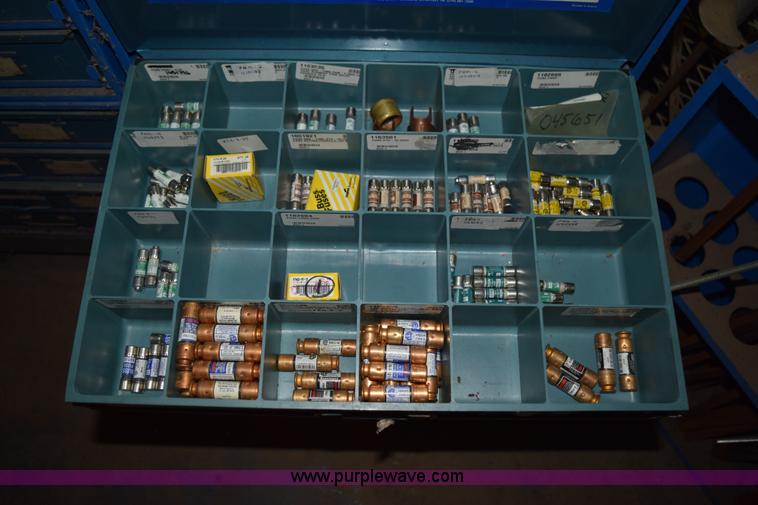 image for item K3377 Assorted Fastenal bins with parts