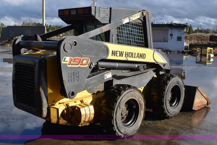 image for item K3449 2006 New Holland L190 skid steer