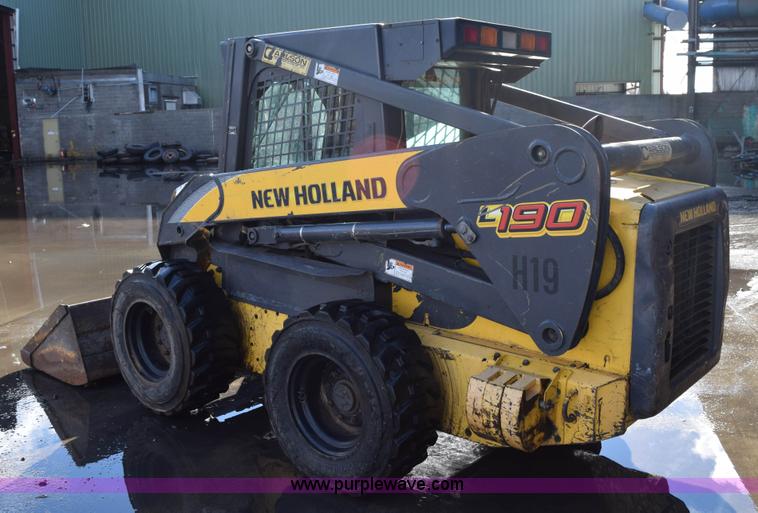 image for item K3449 2006 New Holland L190 skid steer