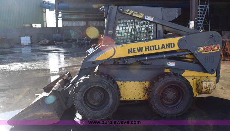 image for item K3449 2006 New Holland L190 skid steer