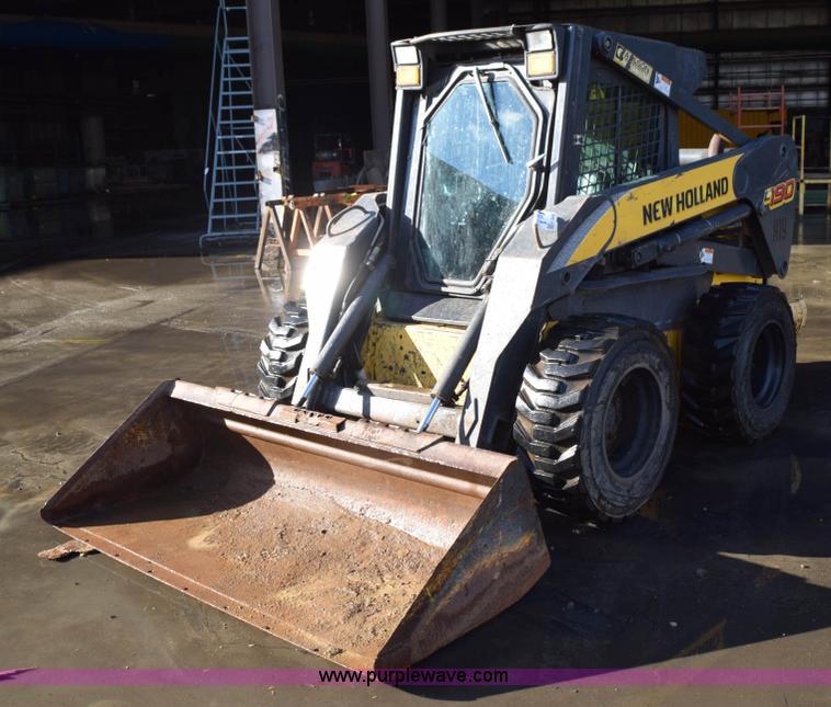 image for item K3449 2006 New Holland L190 skid steer