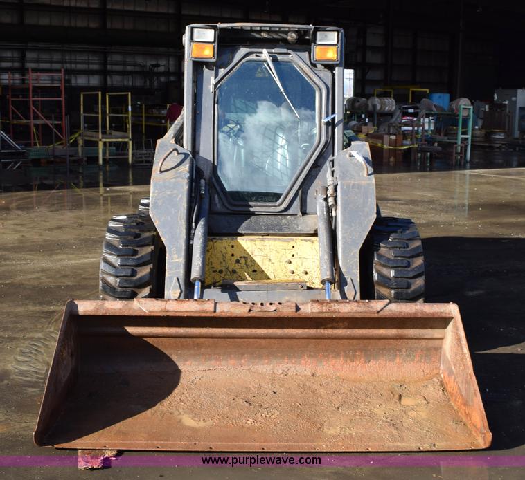 image for item K3449 2006 New Holland L190 skid steer