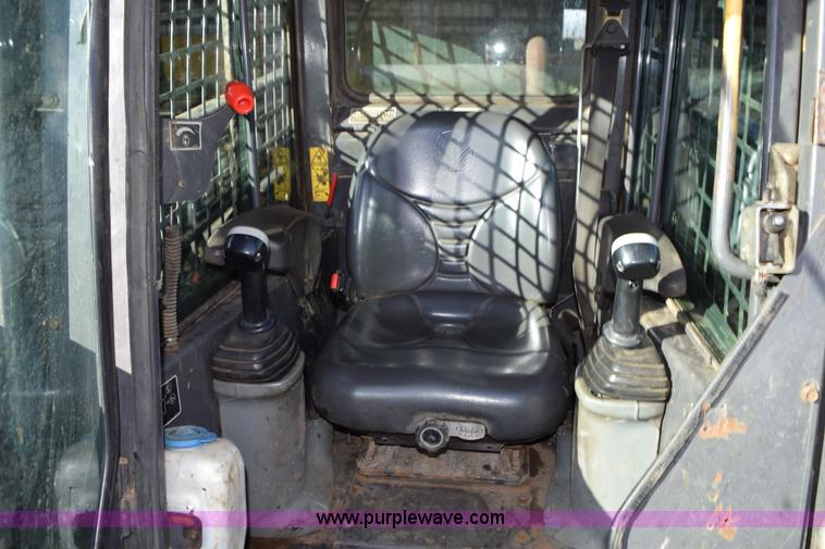 image for item K3449 2006 New Holland L190 skid steer