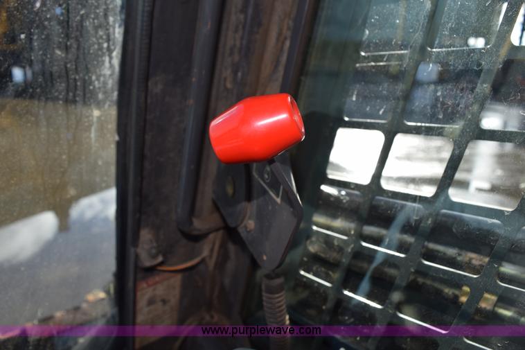 image for item K3449 2006 New Holland L190 skid steer