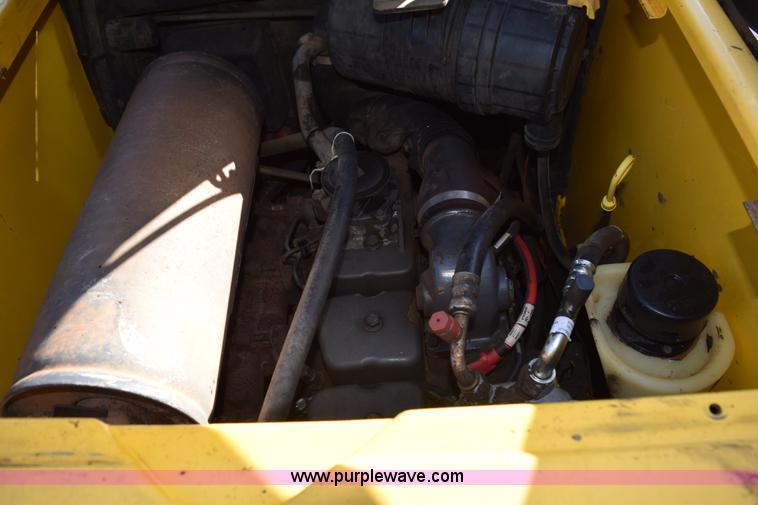 image for item K3449 2006 New Holland L190 skid steer