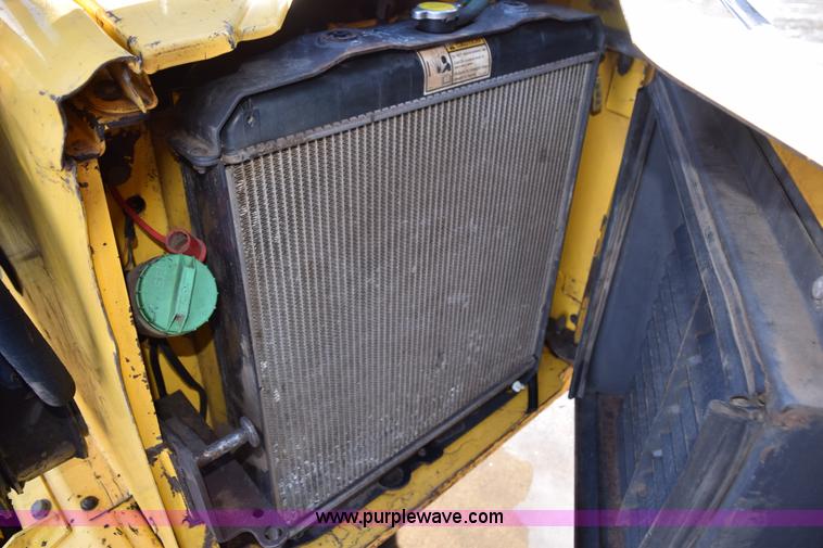 image for item K3449 2006 New Holland L190 skid steer