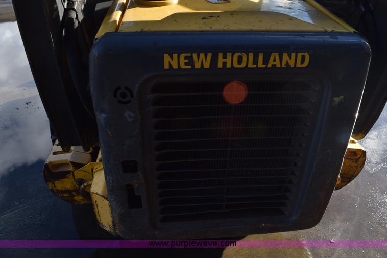 image for item K3449 2006 New Holland L190 skid steer