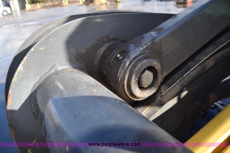 image for item K3449 2006 New Holland L190 skid steer