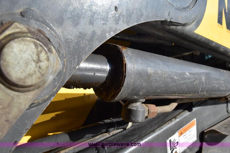 image for item K3449 2006 New Holland L190 skid steer