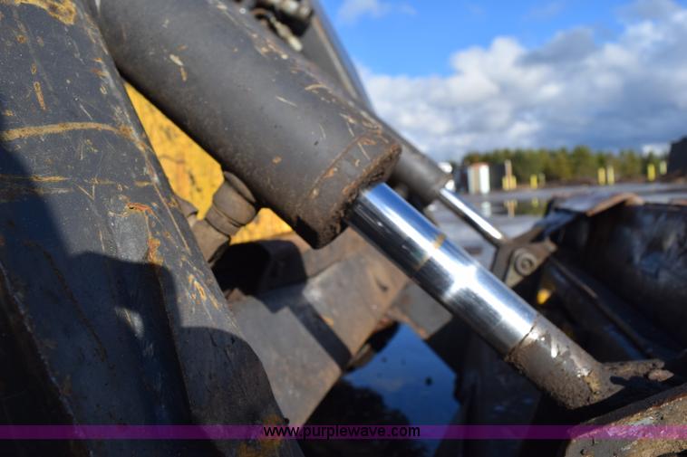 image for item K3449 2006 New Holland L190 skid steer