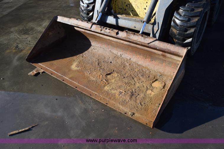 image for item K3449 2006 New Holland L190 skid steer