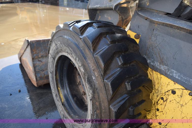 image for item K3449 2006 New Holland L190 skid steer